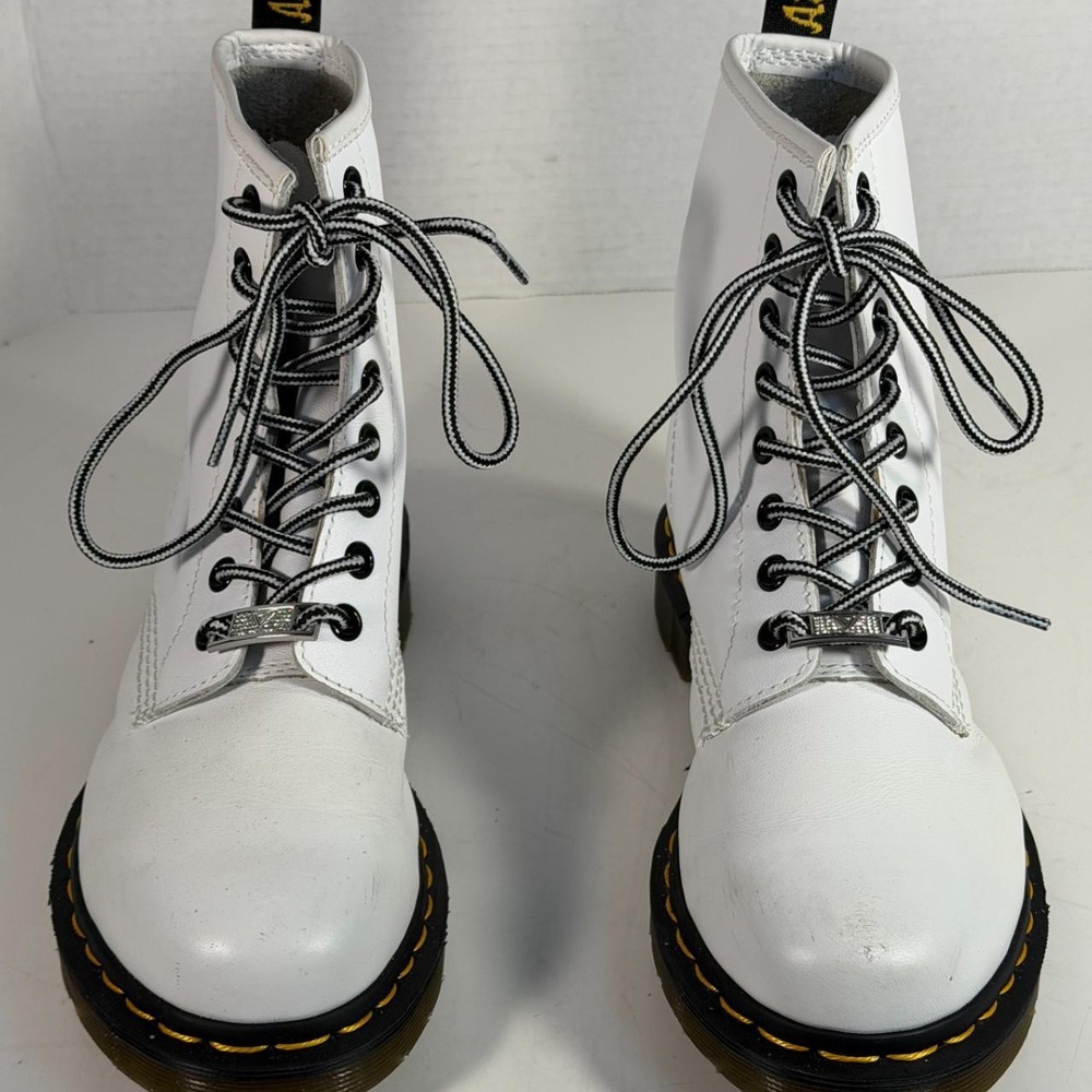 Women's Dr. Martens size 6 white combat boots, New and never worn White